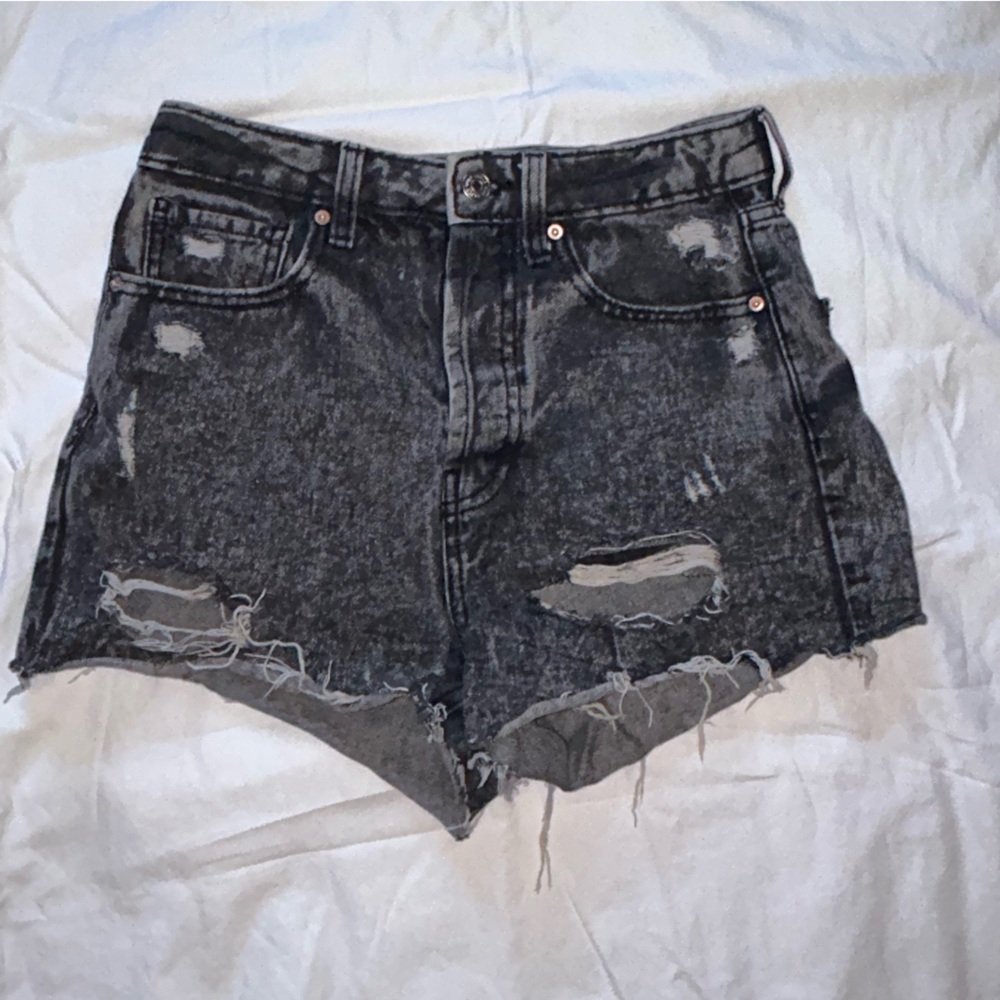 Black vintage wash Target ripped jeans shorts size 0 women’s
